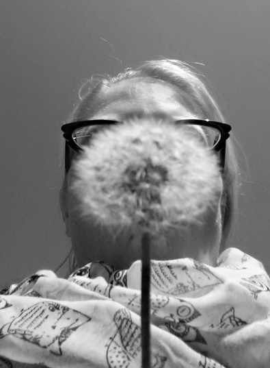 232 dandilion selfie