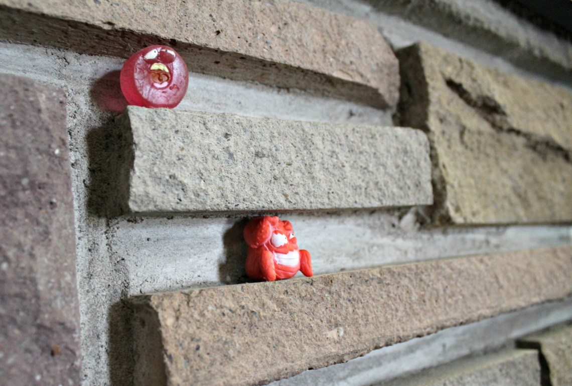 19-grossery-bricks
